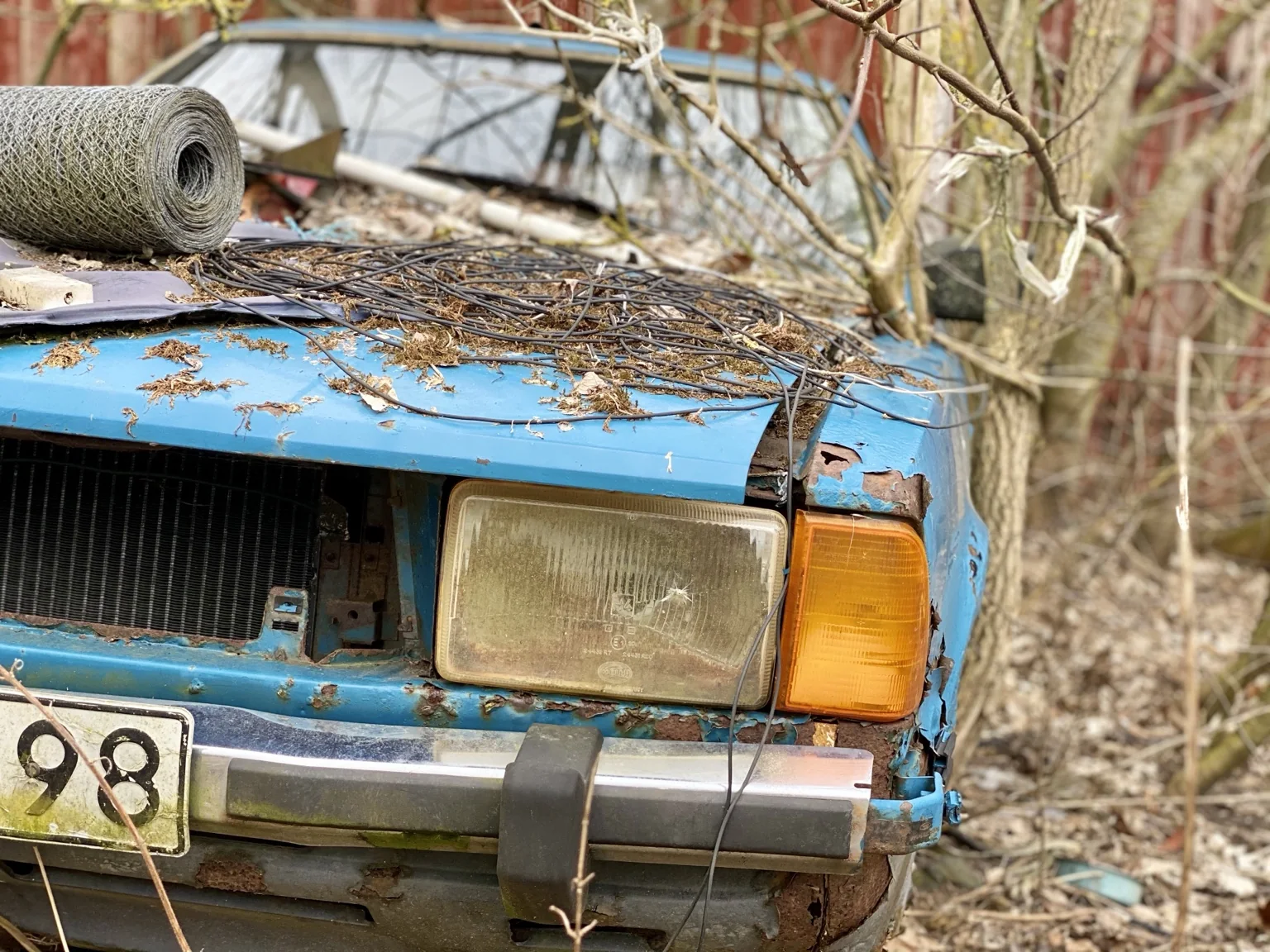 Abandoned blue car